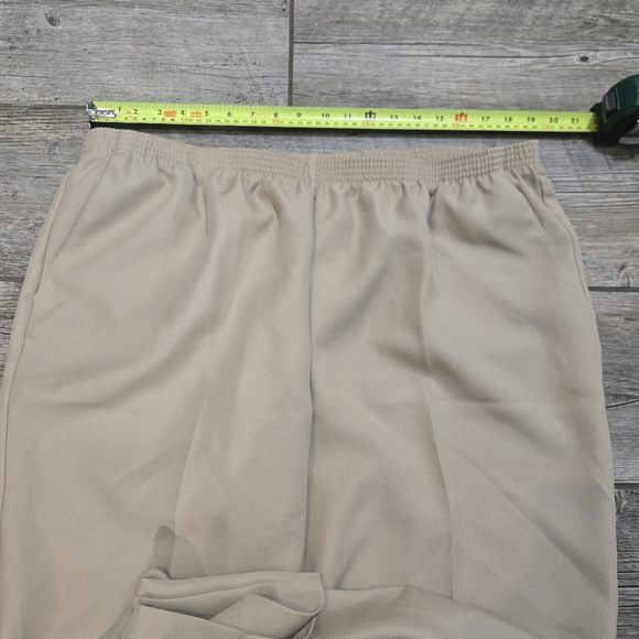 Alfred Dunner Light Tan Classic Grannycore Business Casual Trousers, Size 20W - Picture 3 of 7